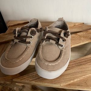 Old Navy canvas boat shoes size 5